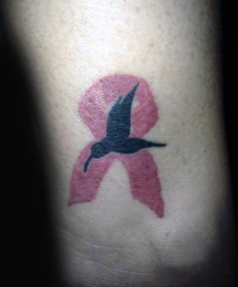 Schleife tattoo gegen den Krebs 35